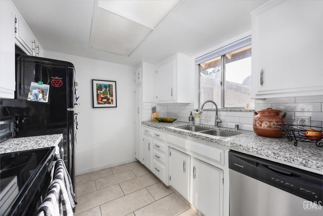 3333 El Encanto Court 32, Bakersfield, CA 93301