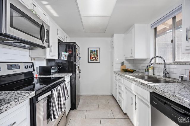 3333 El Encanto Court 32, Bakersfield, CA 93301