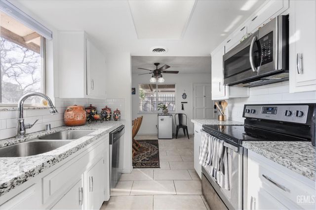 3333 El Encanto Court 32, Bakersfield, CA 93301