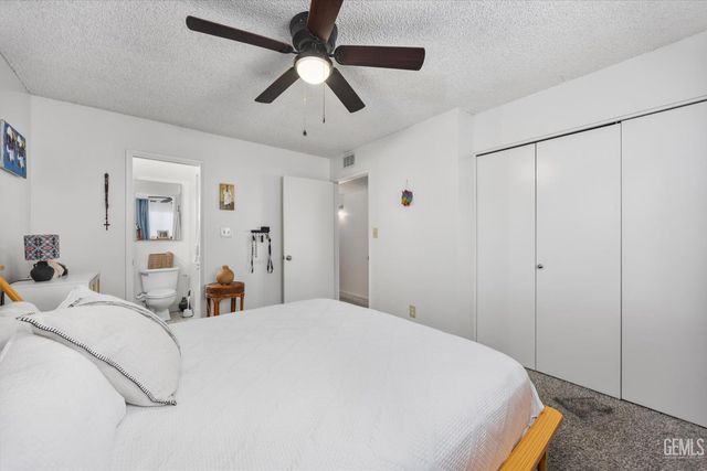 3333 El Encanto Court 32, Bakersfield, CA 93301