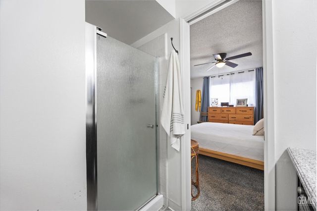 3333 El Encanto Court 32, Bakersfield, CA 93301