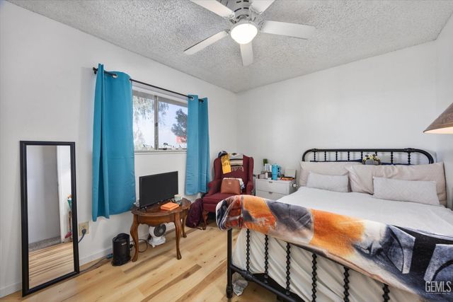 3333 El Encanto Court 32, Bakersfield, CA 93301