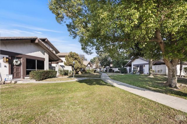 3333 El Encanto Court 32, Bakersfield, CA 93301