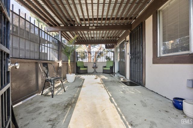 3333 El Encanto Court 32, Bakersfield, CA 93301