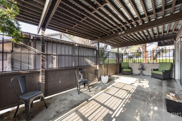 3333 El Encanto Court 32, Bakersfield, CA 93301