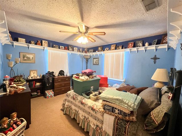 304 SE 2nd Street, Knox City, TX 79529