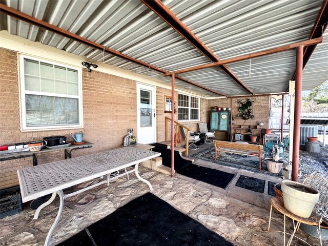 304 SE 2nd Street, Knox City, TX 79529