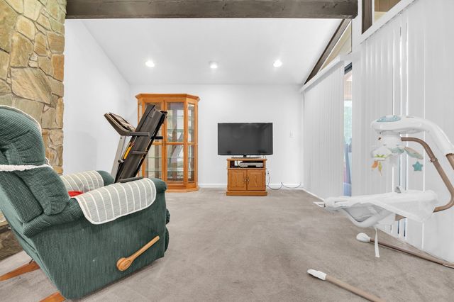 80 Winter St, Ashland, MA 01721