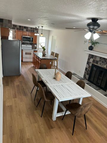 11609 Palm Springs Avenue NE, Albuquerque, NM 87111