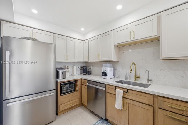 17800 Atlantic Boulevard PH3, Sunny Isles Beach, FL 33160
