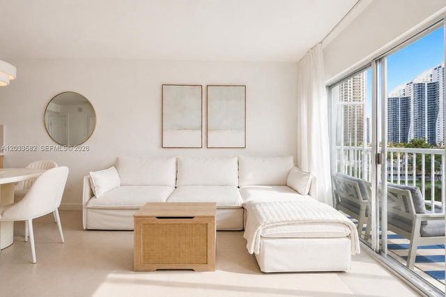 17800 Atlantic Boulevard PH3, Sunny Isles Beach, FL 33160