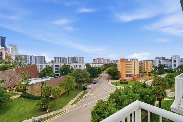 17800 Atlantic Boulevard PH3, Sunny Isles Beach, FL 33160