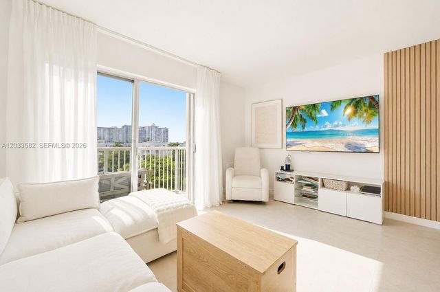 17800 Atlantic Boulevard PH3, Sunny Isles Beach, FL 33160