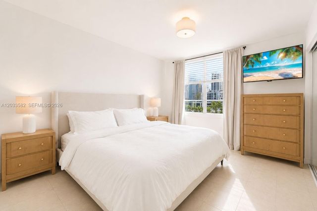 17800 Atlantic Boulevard PH3, Sunny Isles Beach, FL 33160