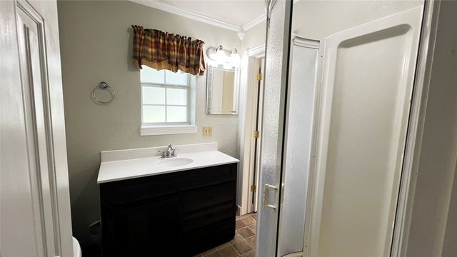 106 White Oak Drive, Mabank, TX 75156