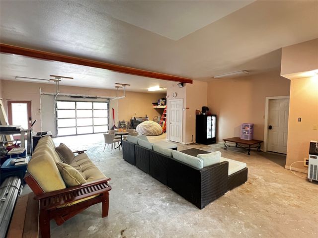 106 White Oak Drive, Mabank, TX 75156