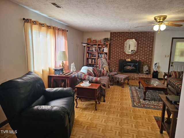 175 Fincastle Heights Road, Jonesville, VA 24263