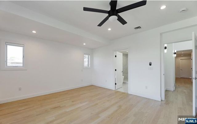 309 7th 1, Palisades Park, NJ 07650