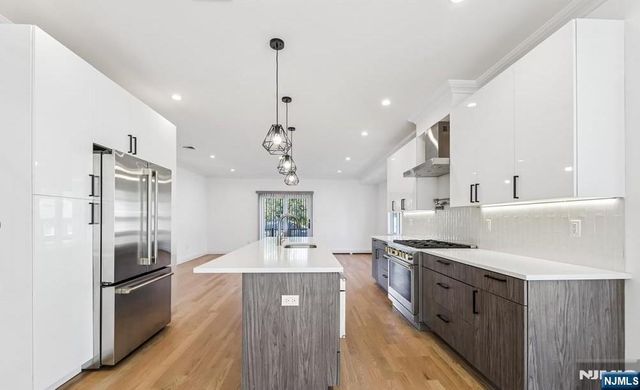 309 7th 1, Palisades Park, NJ 07650