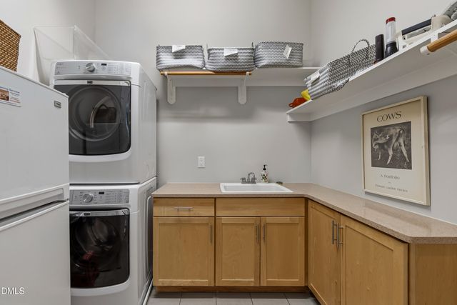 10004 Sandcreek Court, Chapel Hill, NC 27517