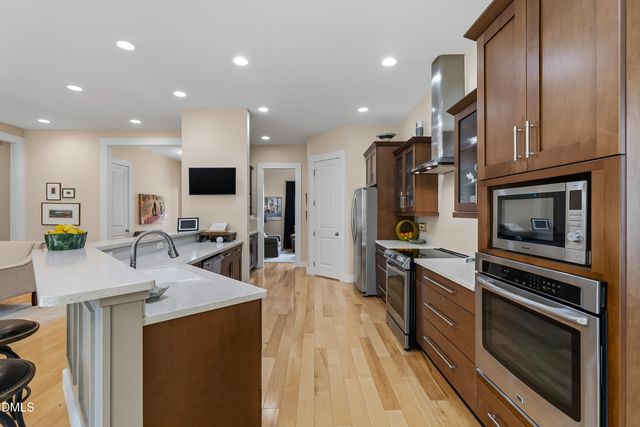 10004 Sandcreek Court, Chapel Hill, NC 27517