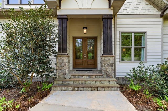 10004 Sandcreek Court, Chapel Hill, NC 27517