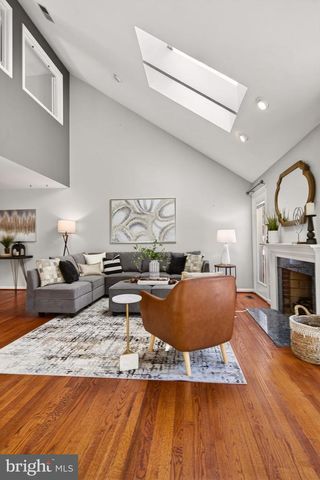 2924 ELMESMEADE CT, Oakton, VA 22124