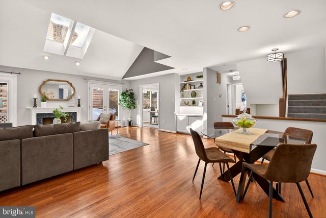 2924 ELMESMEADE CT, Oakton, VA 22124