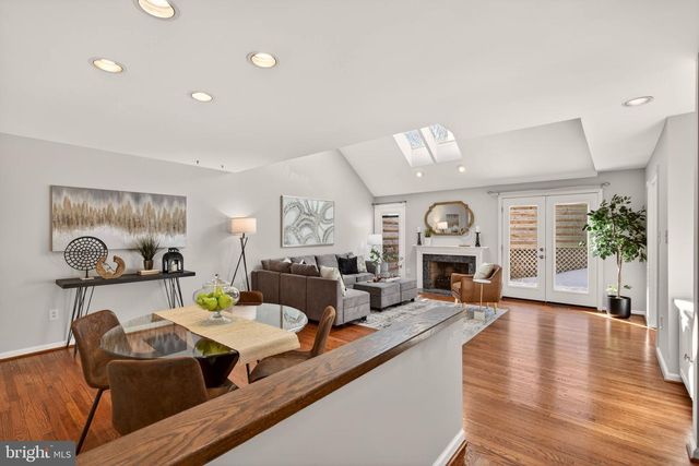 2924 ELMESMEADE CT, Oakton, VA 22124