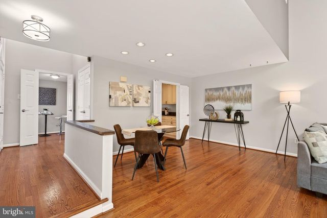 2924 ELMESMEADE CT, Oakton, VA 22124