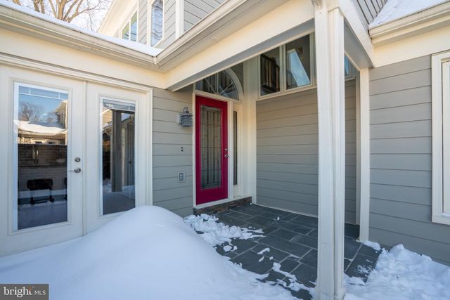 2924 ELMESMEADE CT, Oakton, VA 22124