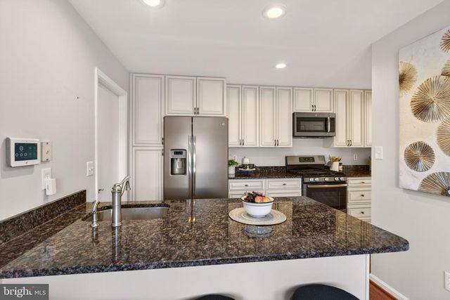 2924 ELMESMEADE CT, Oakton, VA 22124