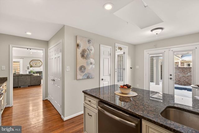 2924 ELMESMEADE CT, Oakton, VA 22124