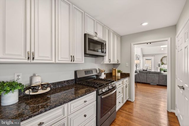 2924 ELMESMEADE CT, Oakton, VA 22124