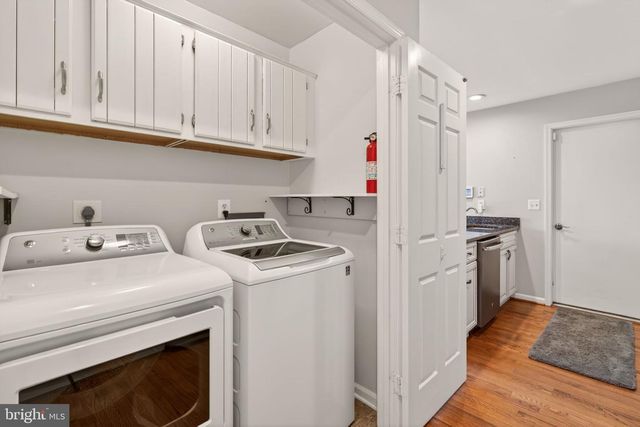 2924 ELMESMEADE CT, Oakton, VA 22124