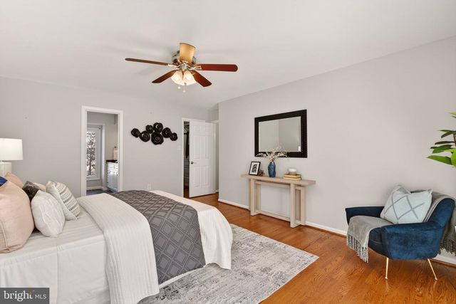 2924 ELMESMEADE CT, Oakton, VA 22124