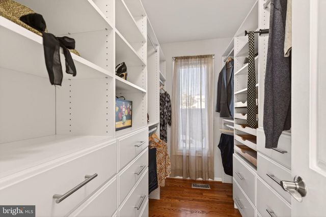 2924 ELMESMEADE CT, Oakton, VA 22124