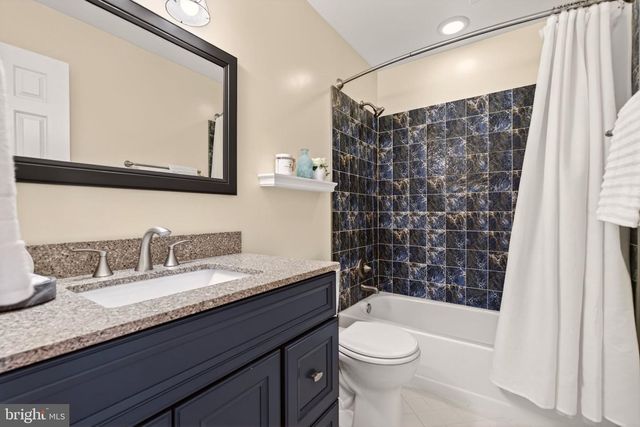 2924 ELMESMEADE CT, Oakton, VA 22124