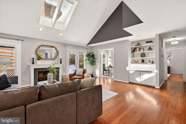 2924 ELMESMEADE CT, Oakton, VA 22124