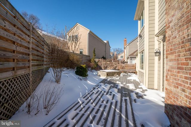 2924 ELMESMEADE CT, Oakton, VA 22124