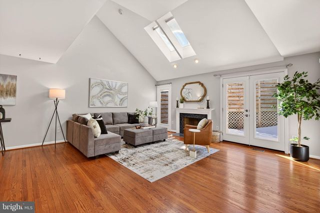 2924 ELMESMEADE CT, Oakton, VA 22124