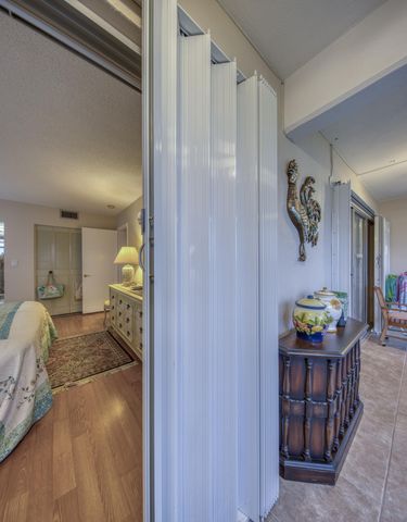 2728 N Garden Dr Drive N 413, Lake Worth, FL 33461