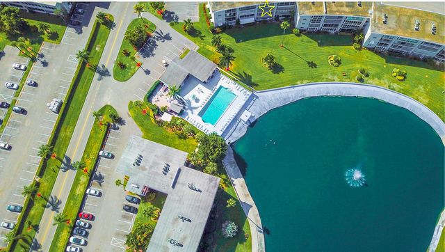 2728 N Garden Dr Drive N 413, Lake Worth, FL 33461