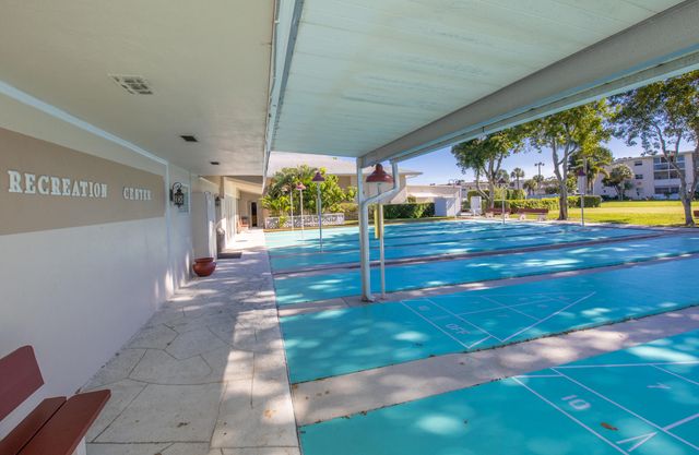 2728 N Garden Dr Drive N 413, Lake Worth, FL 33461