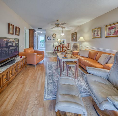 2728 N Garden Dr Drive N 413, Lake Worth, FL 33461