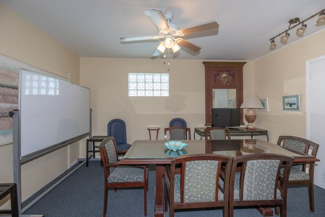 2728 N Garden Dr Drive N 413, Lake Worth, FL 33461