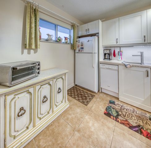 2728 N Garden Dr Drive N 413, Lake Worth, FL 33461