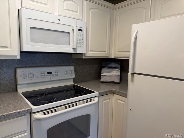 605 S Alton Way 12B, Denver, CO 80247