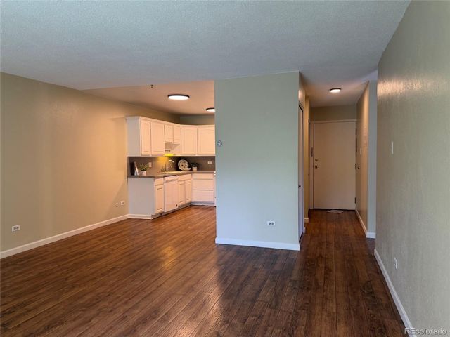 605 S Alton Way 12B, Denver, CO 80247