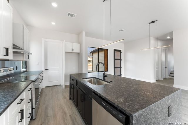 302 Bank, San Antonio, TX 78204